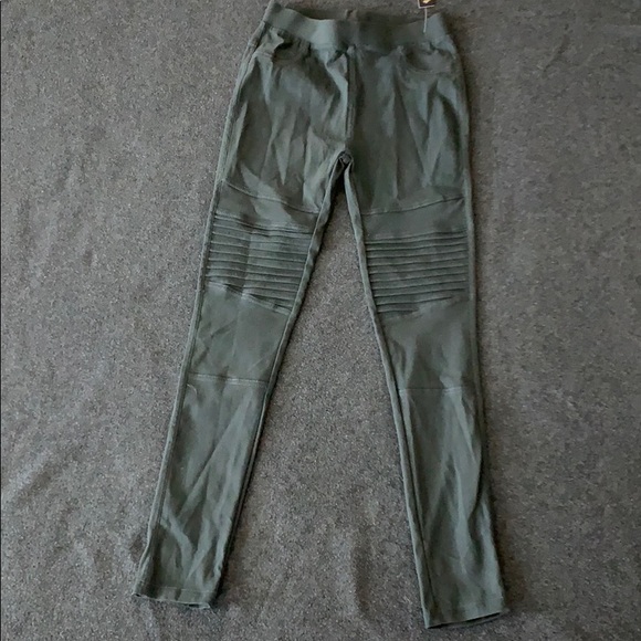 NWT jeggings - Picture 2 of 3